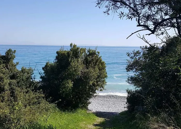 Light Blue House 1 Poúlithra